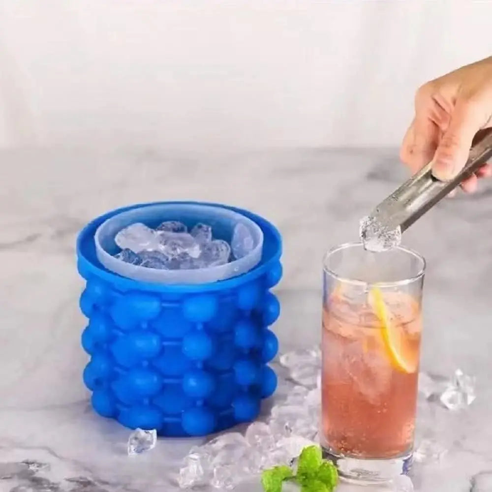 2-in-1 Silicone Ice Cube Tray & Ice Bucket for Whisky, Beer and Cold Drinks